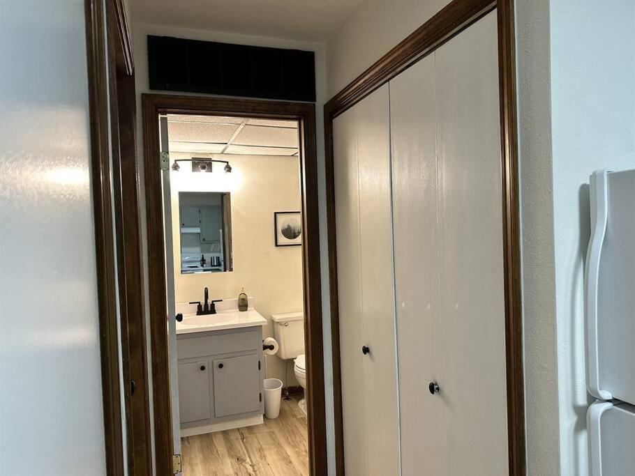 Capital Suite On 6Th Street - King Bed / Downtown! สปริงฟิลด์ ภายนอก รูปภาพ